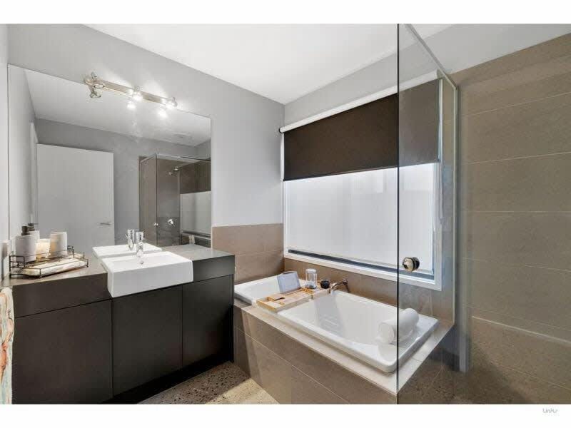 Bathroom, Bath