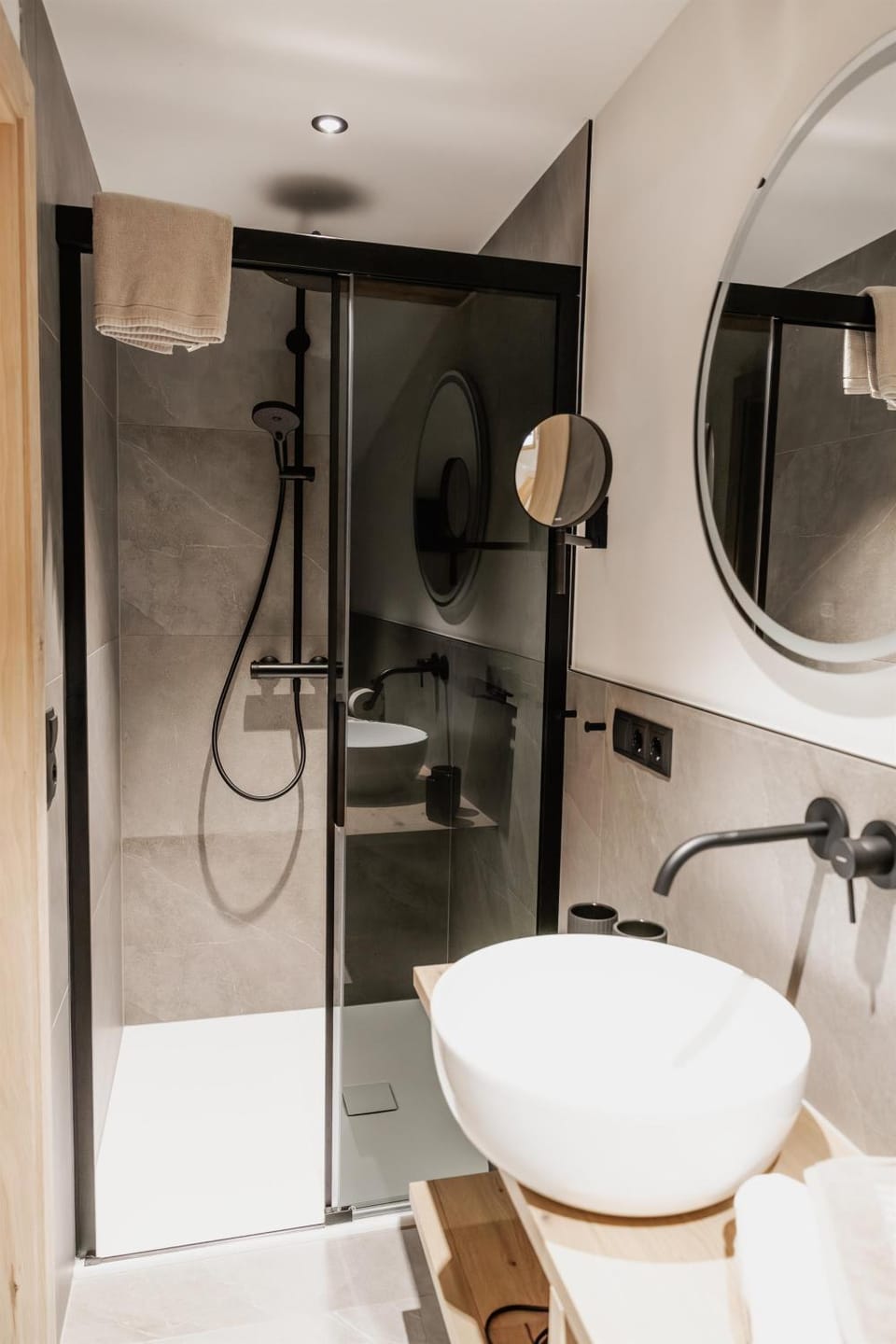 Shower, Bathroom, towels