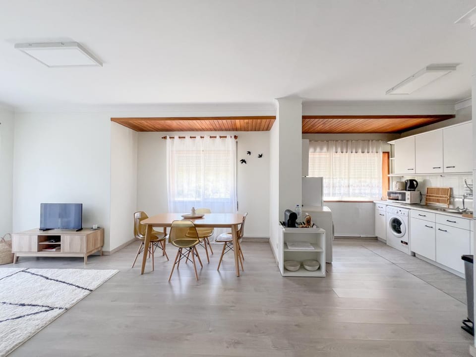 Kitchen or kitchenette, Living room, Dining area, oven, stove, toaster