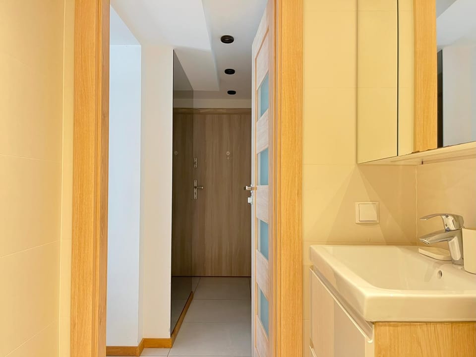 Bathroom, wardrobe