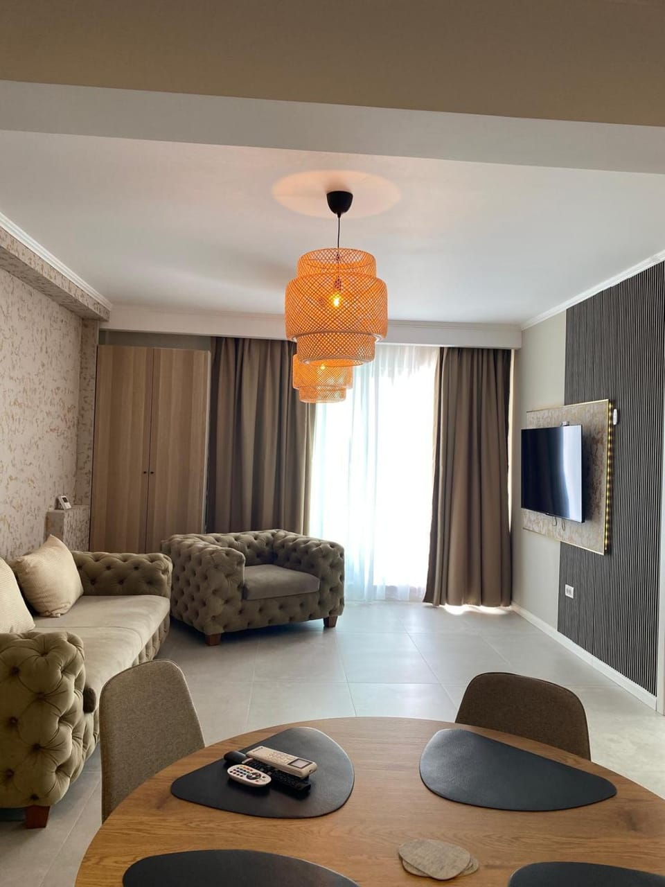 Communal lounge/ TV room, TV and multimedia, Living room, Seating area, Evening entertainment
