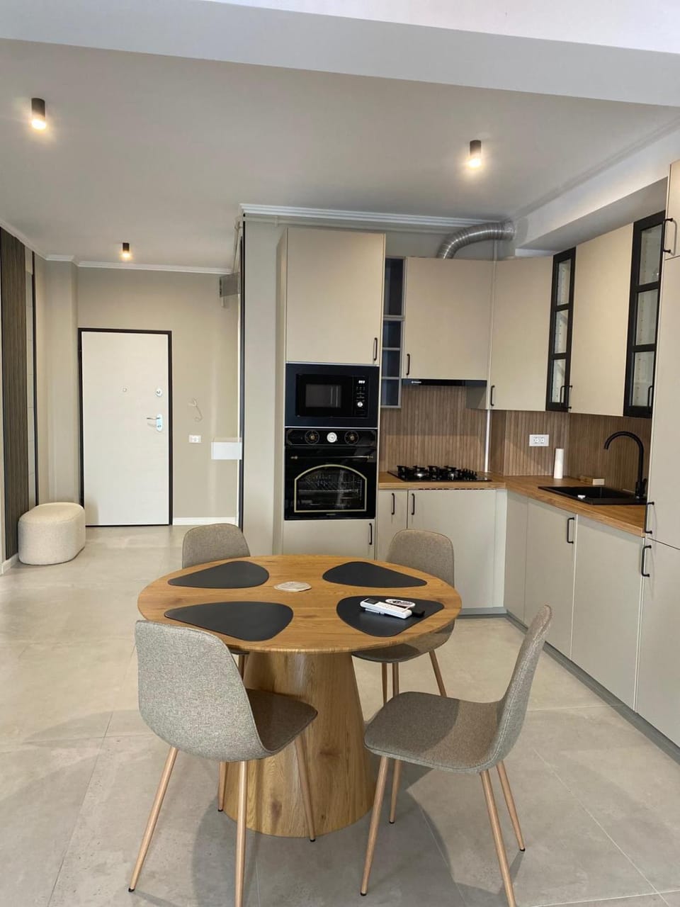 Kitchen or kitchenette, Kitchen or kitchenette, Dining area, minibar, oven, pet friendly, stove