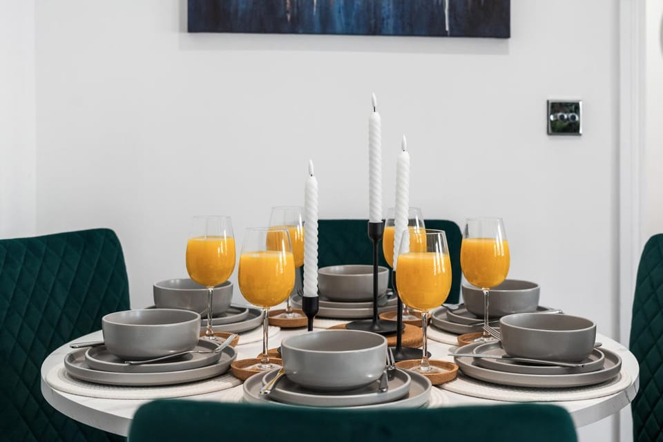 Coffee/tea facilities, Food and drinks, Dining area, Food