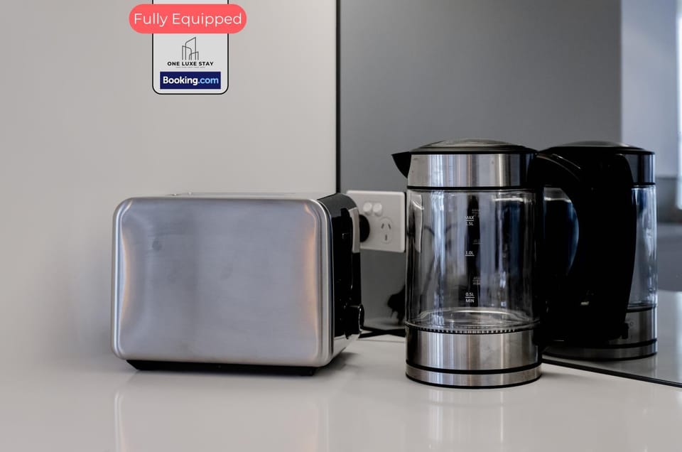 Coffee/tea facilities, toaster