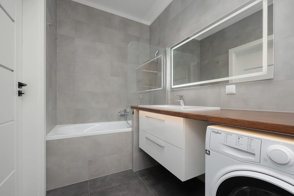 Bathroom, Bath, washing machine
