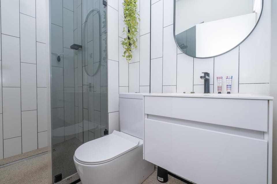 Shower, Toilet, Bathroom