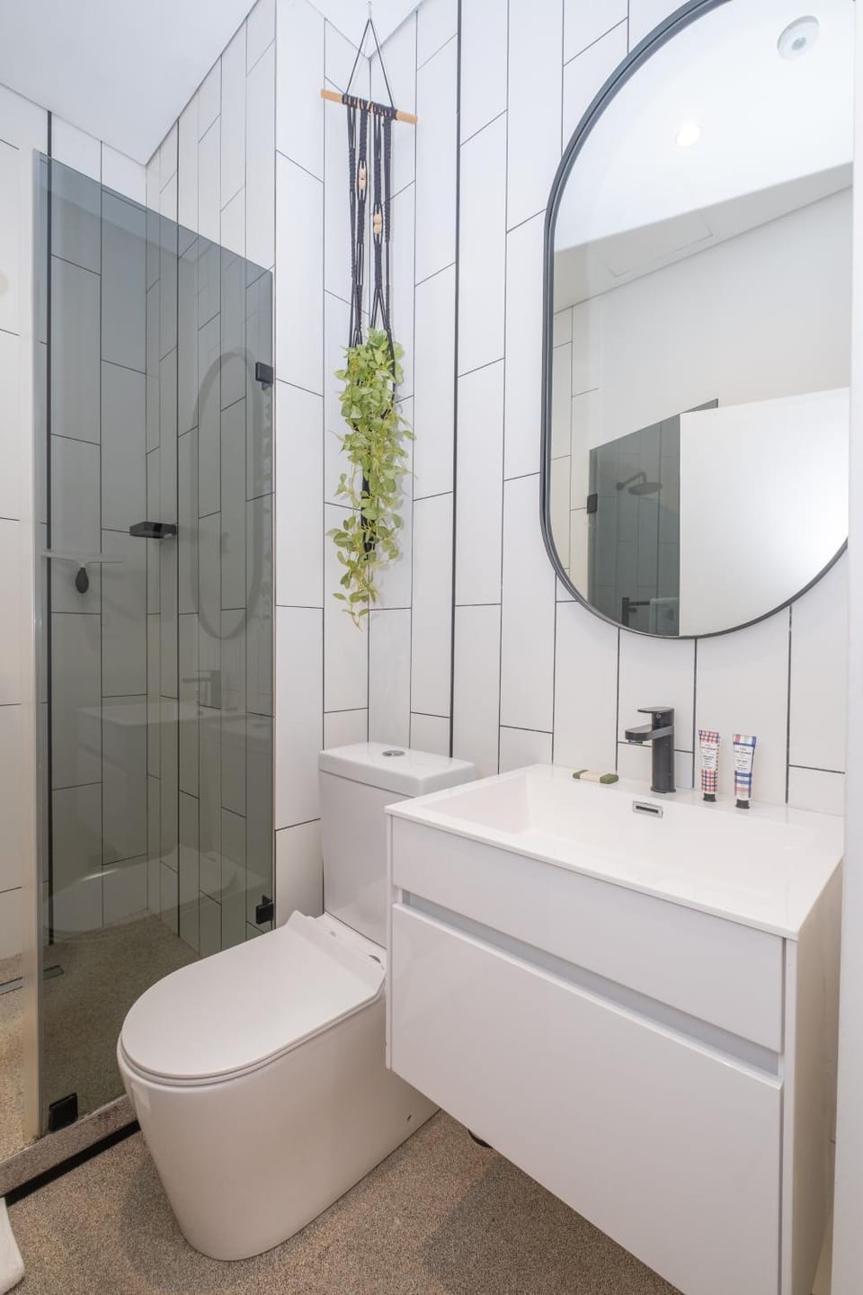 Shower, Toilet, Bathroom