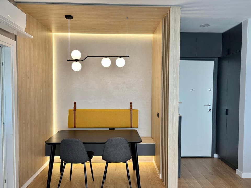 Living room, Seating area, Dining area