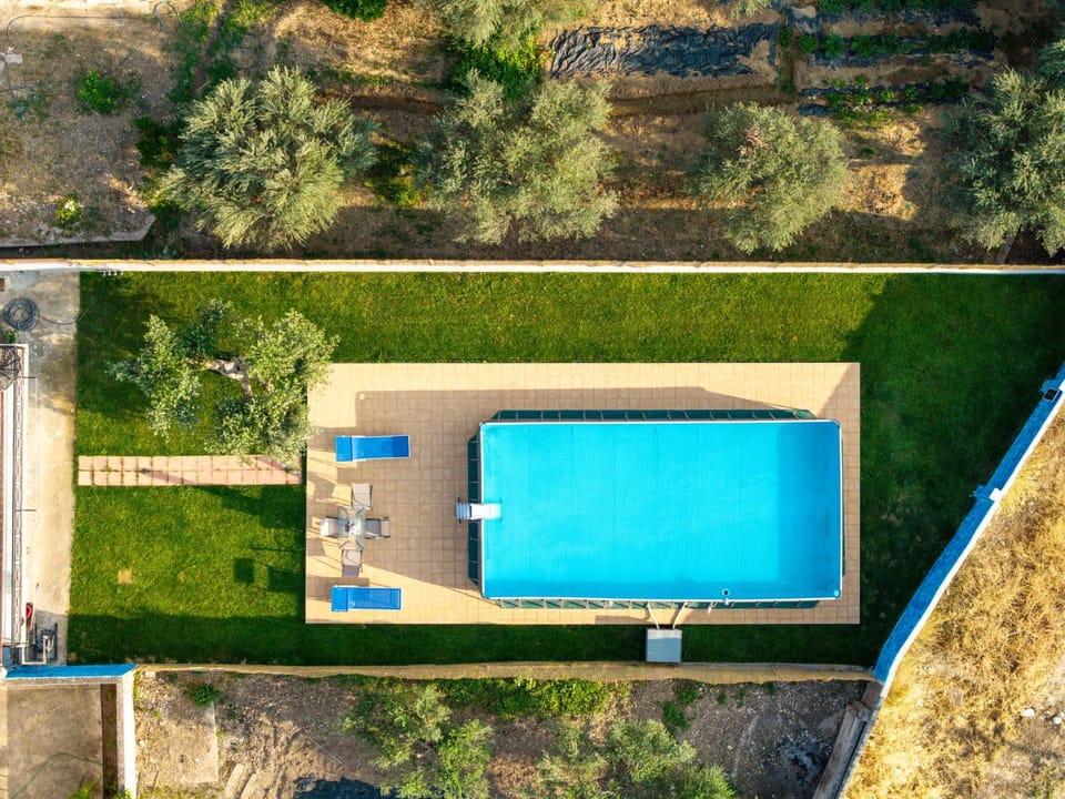Pool view, Swimming pool, sunbed