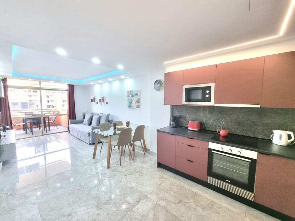 Living room, Dining area, stove, toaster