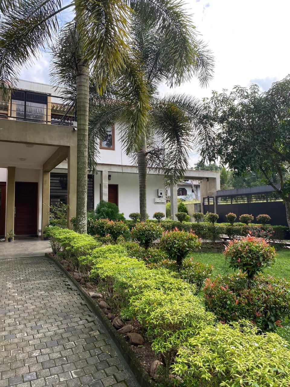 Property building, Spring, Day, Garden, Garden view