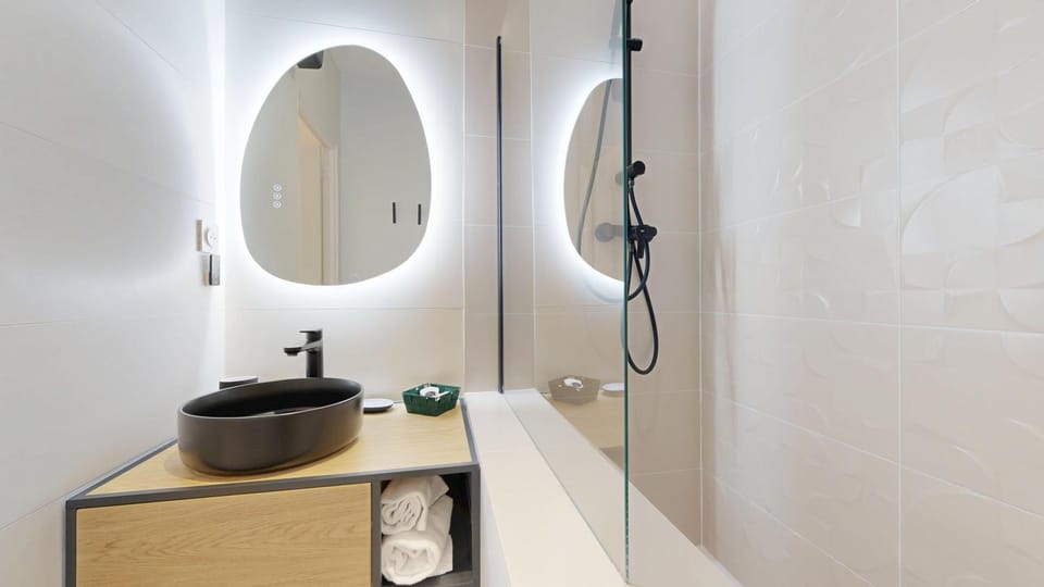 Shower, Bathroom