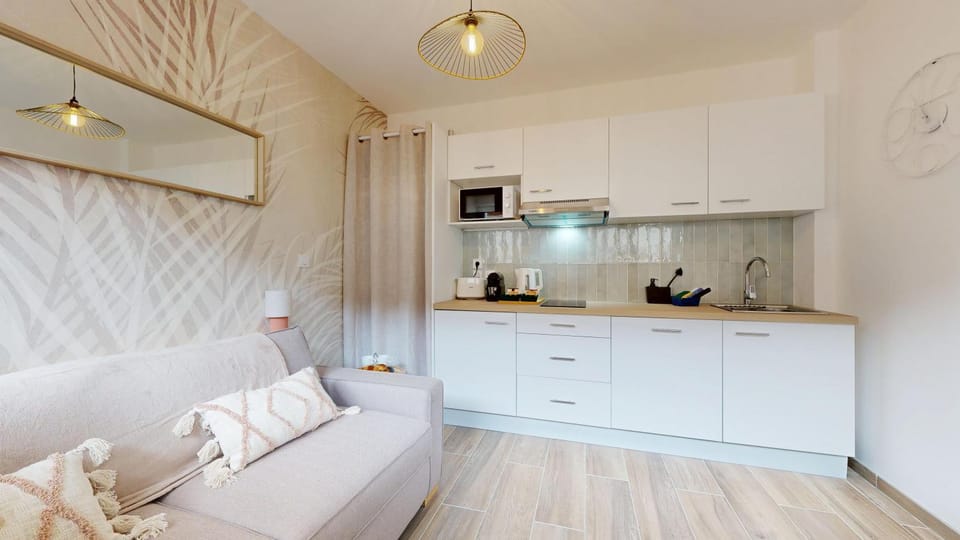 Kitchen or kitchenette, Living room