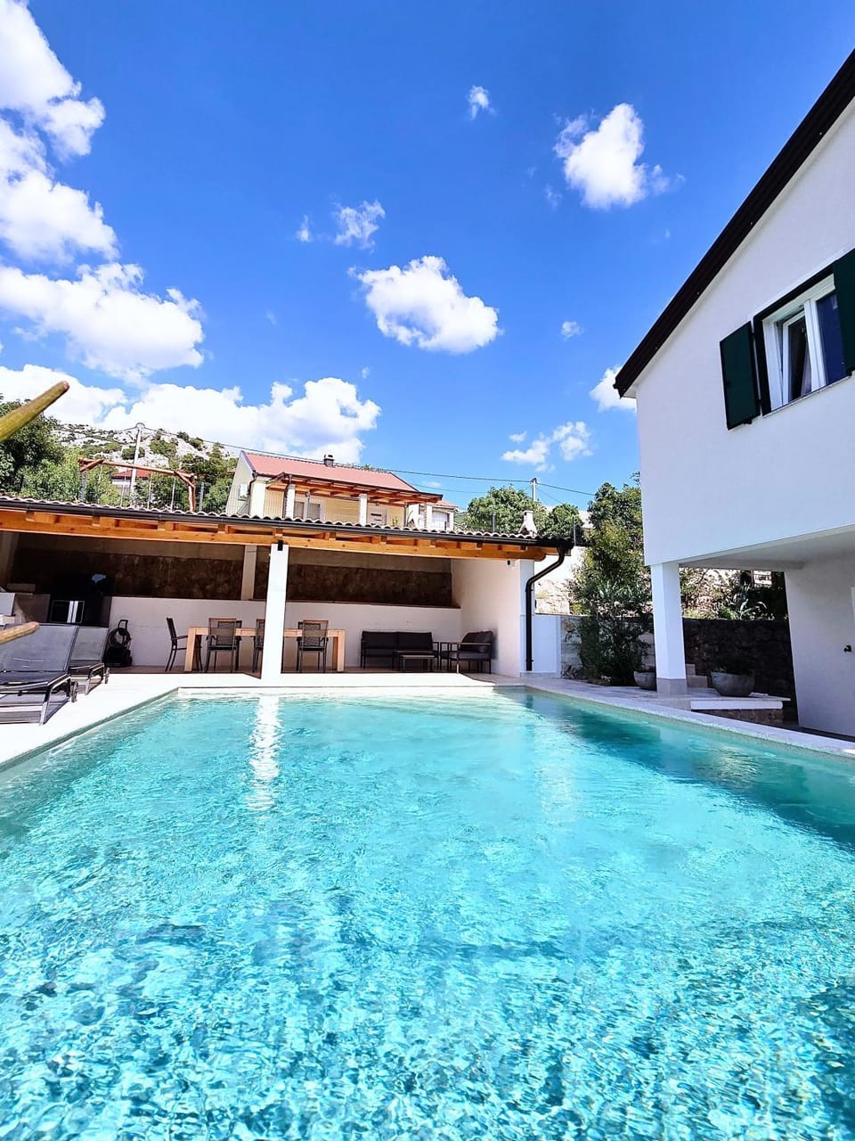 Property building, Day, Pool view, Swimming pool