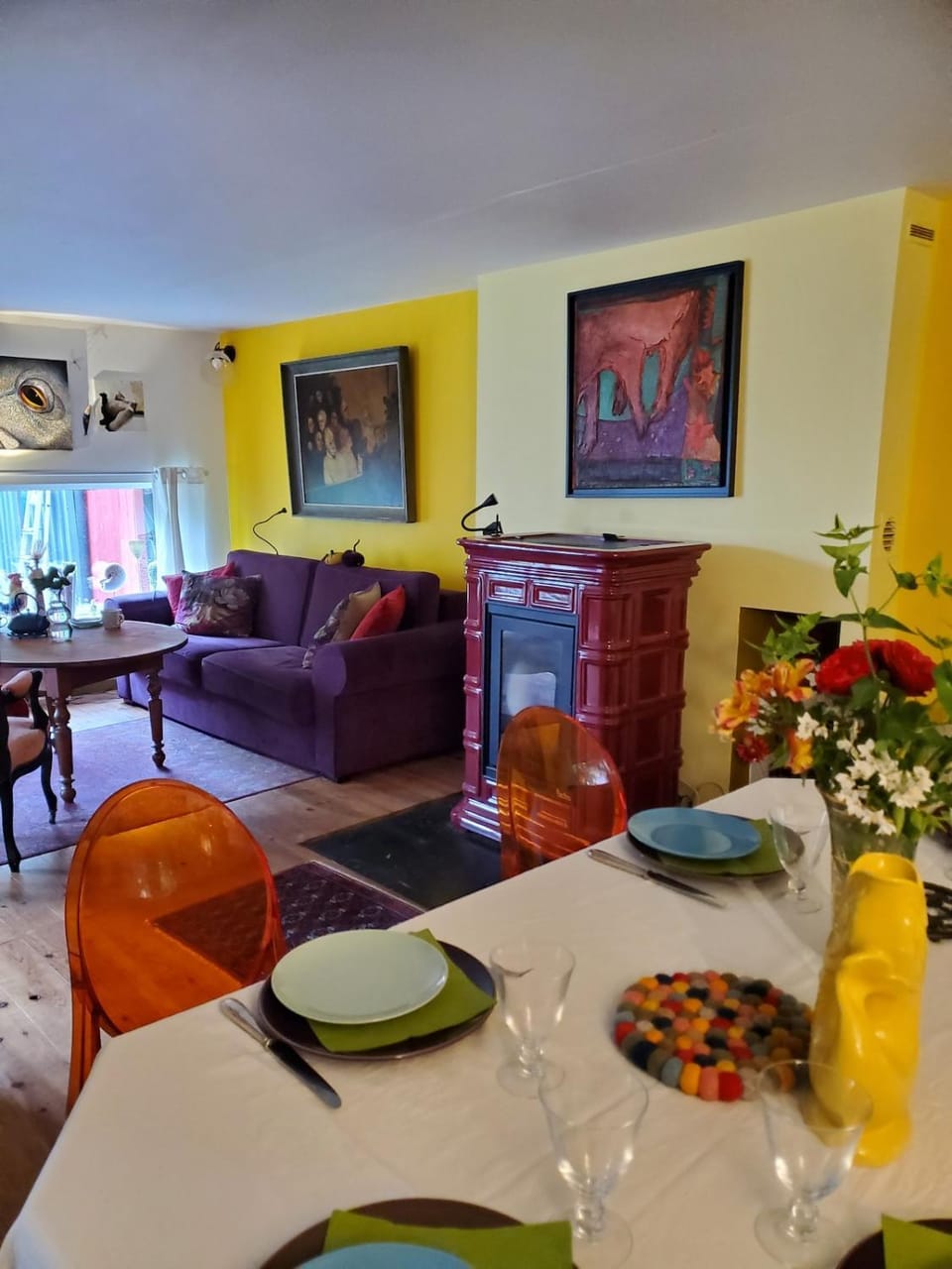 Living room, Dining area