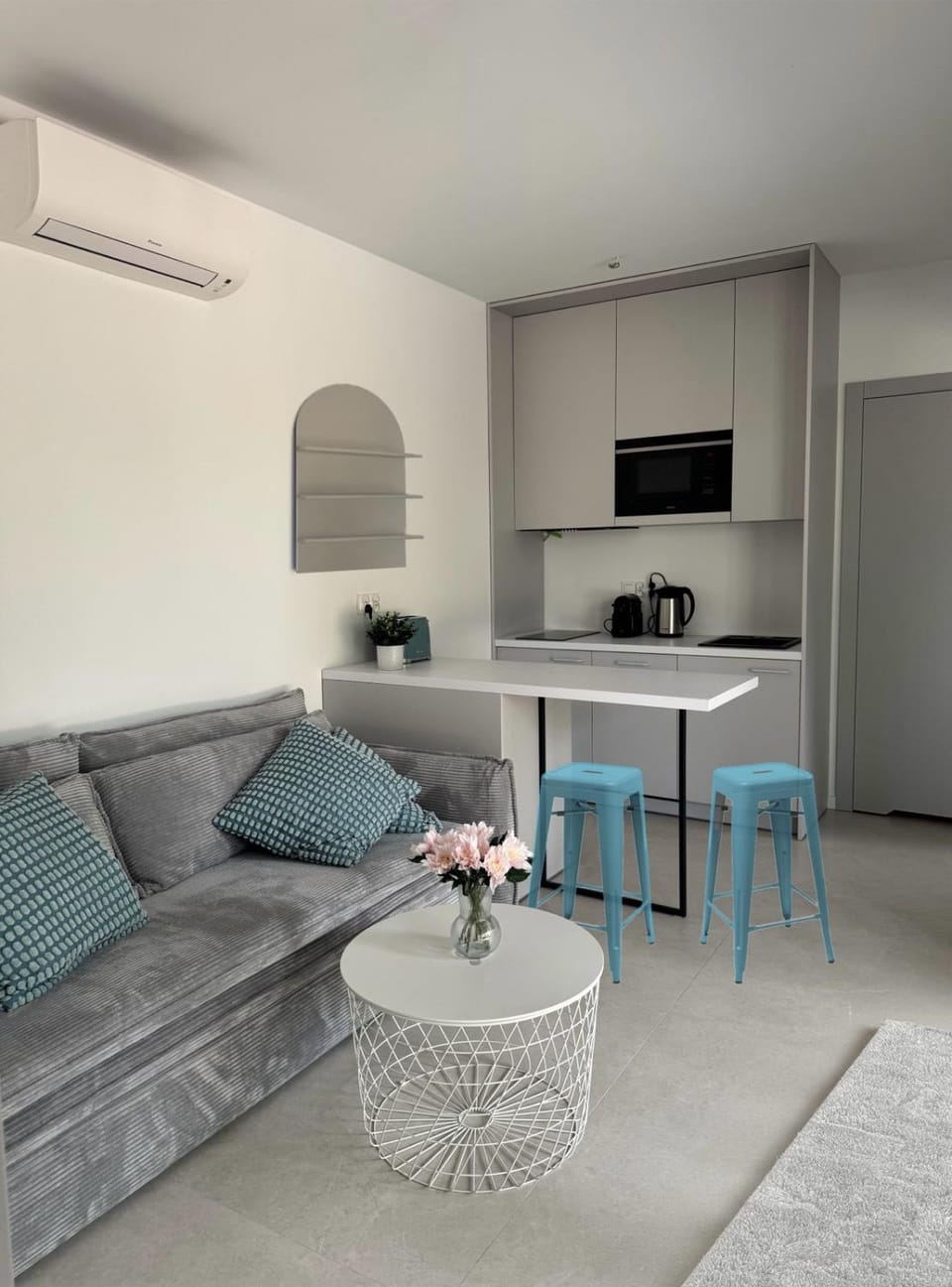 Kitchen or kitchenette, Living room, dishwasher, air conditioner