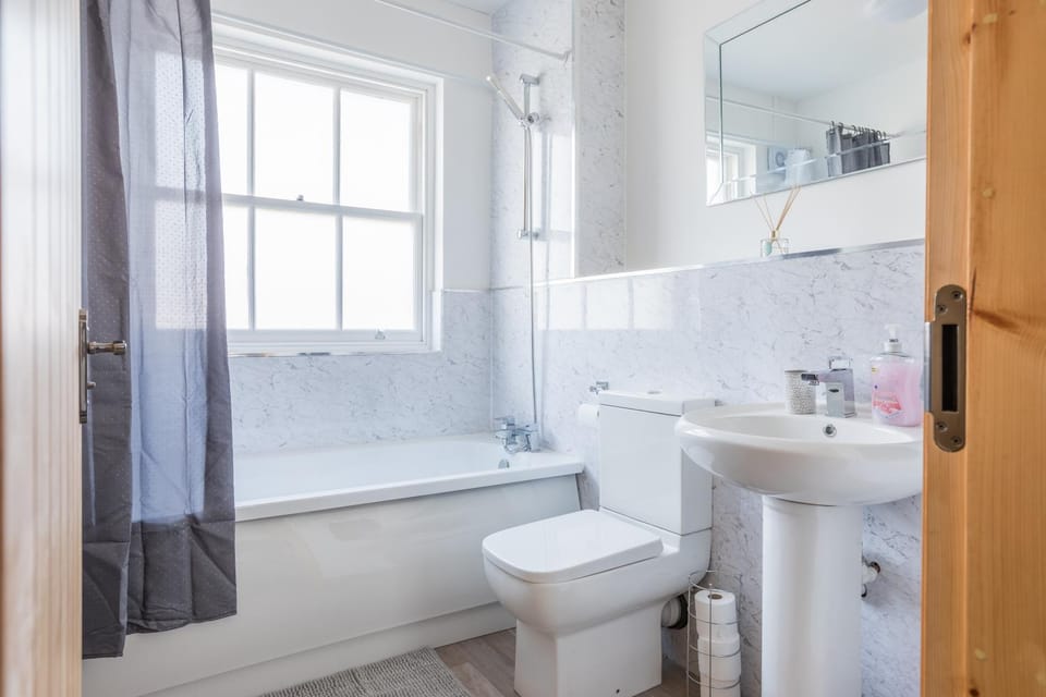 Shower, Bathroom, Bath, towels