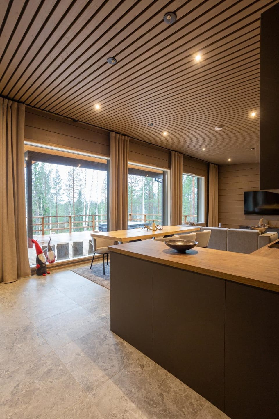 Kitchen or kitchenette, Living room, Seating area, Dining area