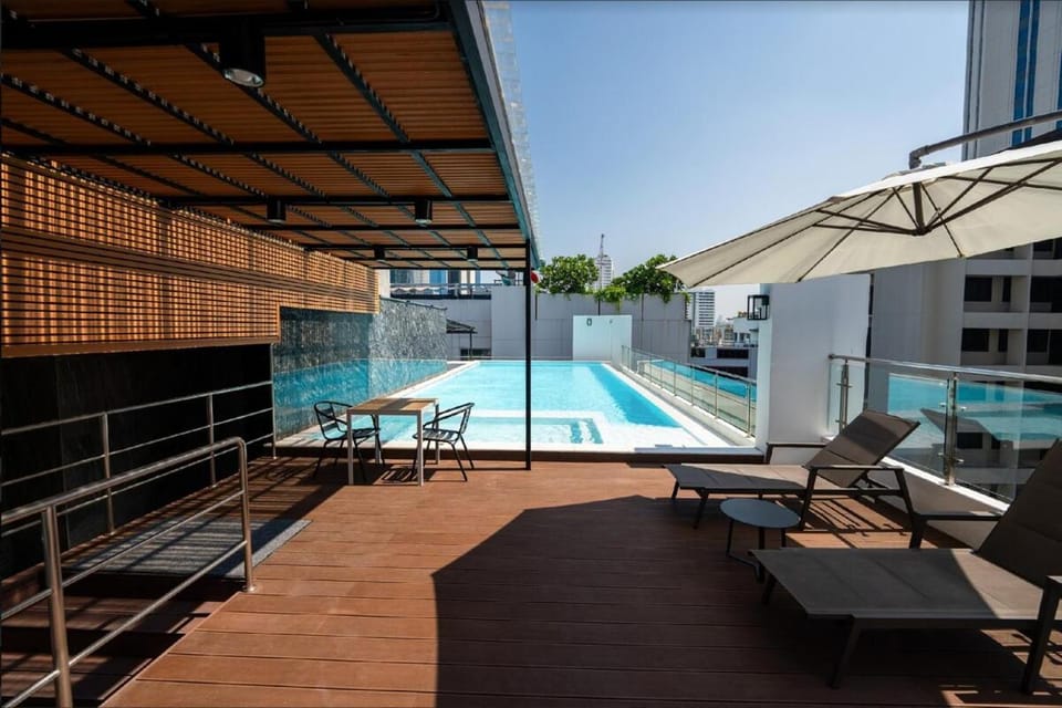 6th Avenue Sukhumvit BKK 301 BTS Asoke Nana MRT Apartment in Bangkok
