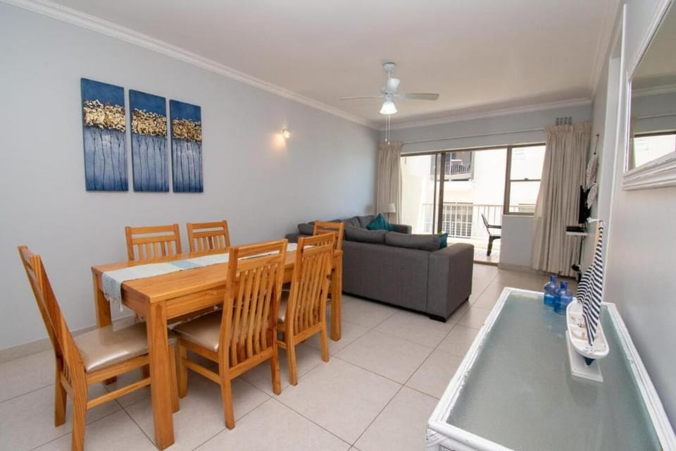 16 Bronze Beach - Beachfront Bliss Apartment in Umhlanga