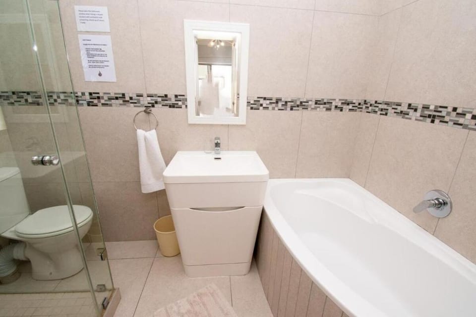 16 Bronze Beach - Beachfront Bliss Apartment in Umhlanga