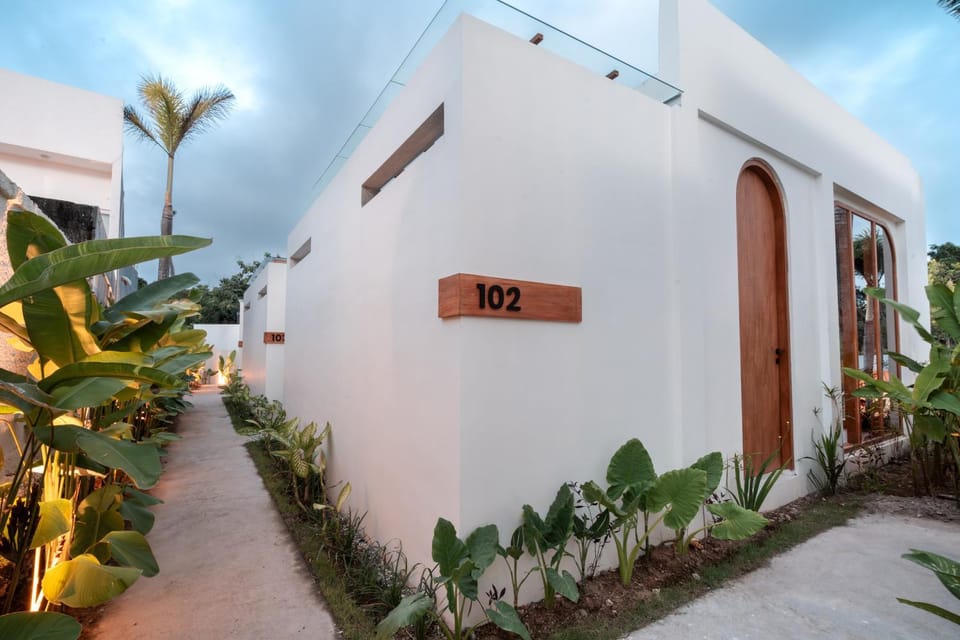 Property building, Day, Garden, Garden view
