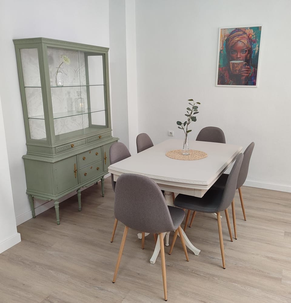 TV and multimedia, Living room, Seating area, Dining area, heating, air conditioner