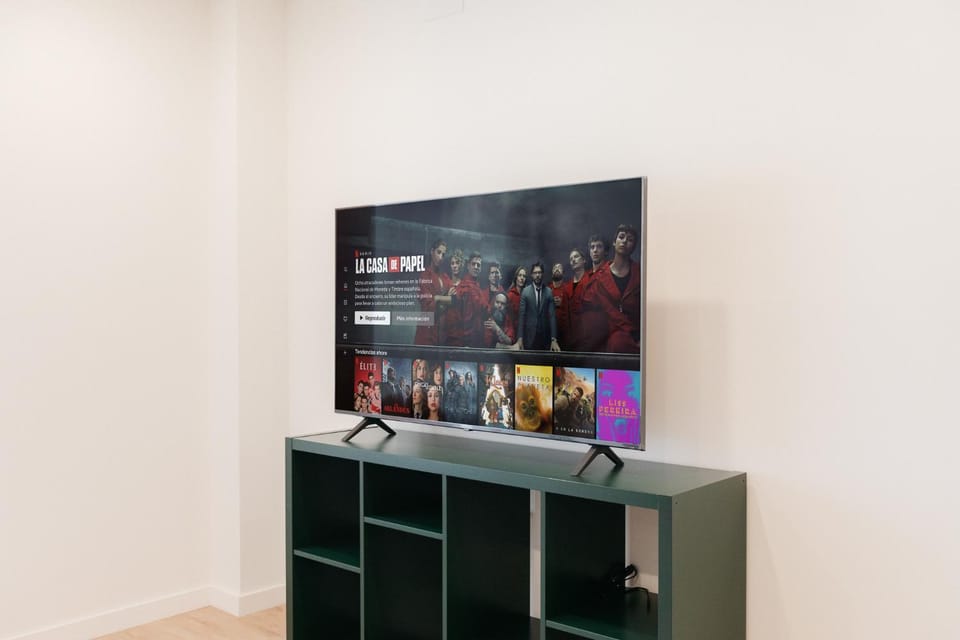 Communal lounge/ TV room, TV and multimedia, Evening entertainment