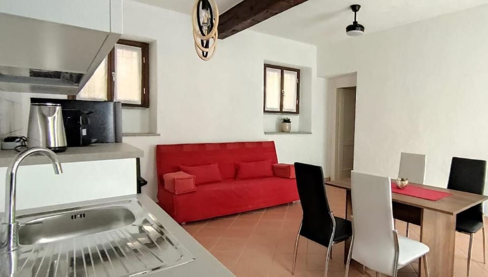 Bed, Kitchen or kitchenette, Living room, Seating area, Dining area, Bedroom