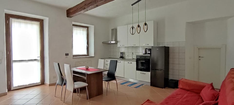 Bed, Kitchen or kitchenette, Living room, Seating area, Dining area, Bedroom, dishwasher