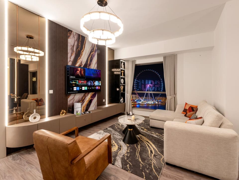 Communal lounge/ TV room, TV and multimedia, Living room, Seating area, Evening entertainment, Landmark view
