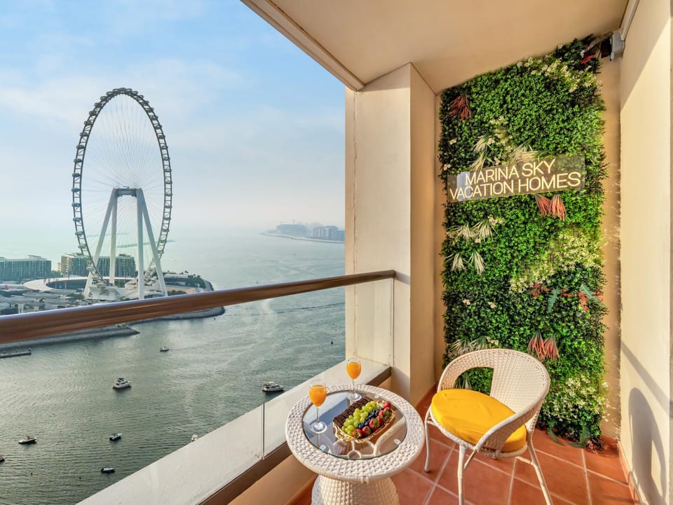 Day, View (from property/room), Balcony/Terrace, Lake view, Landmark view, River view, Sea view