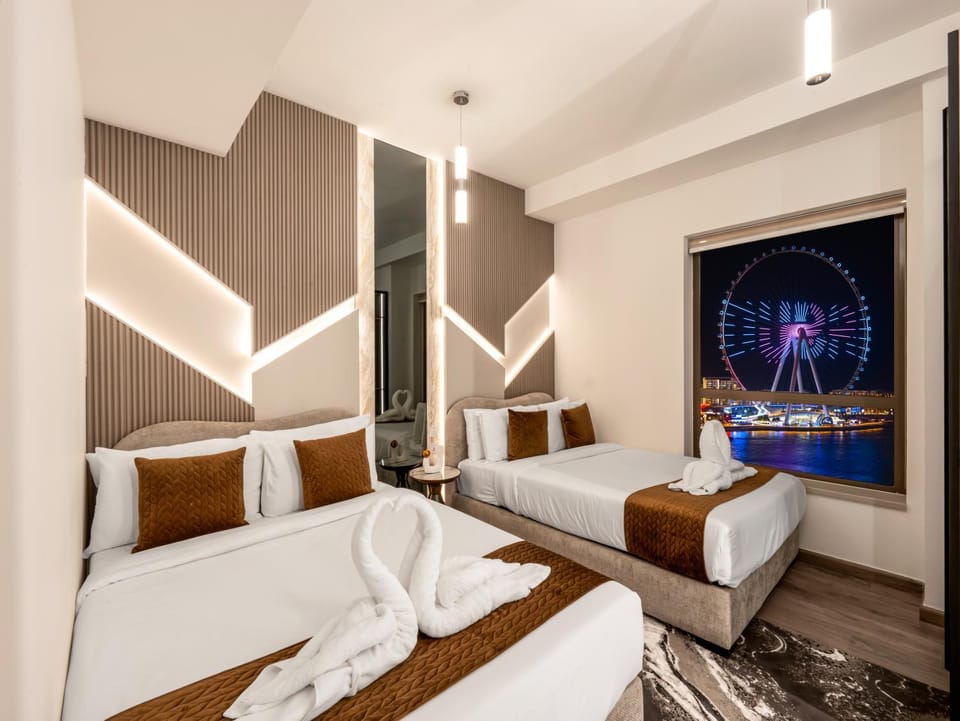 Bed, Photo of the whole room, Bedroom, Landmark view, Sea view, towels