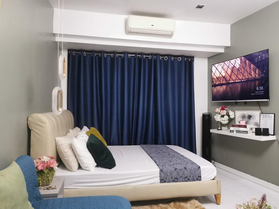 Bed, TV and multimedia, Photo of the whole room, Bedroom, air conditioner