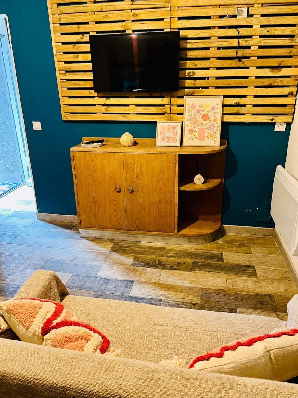 Communal lounge/ TV room