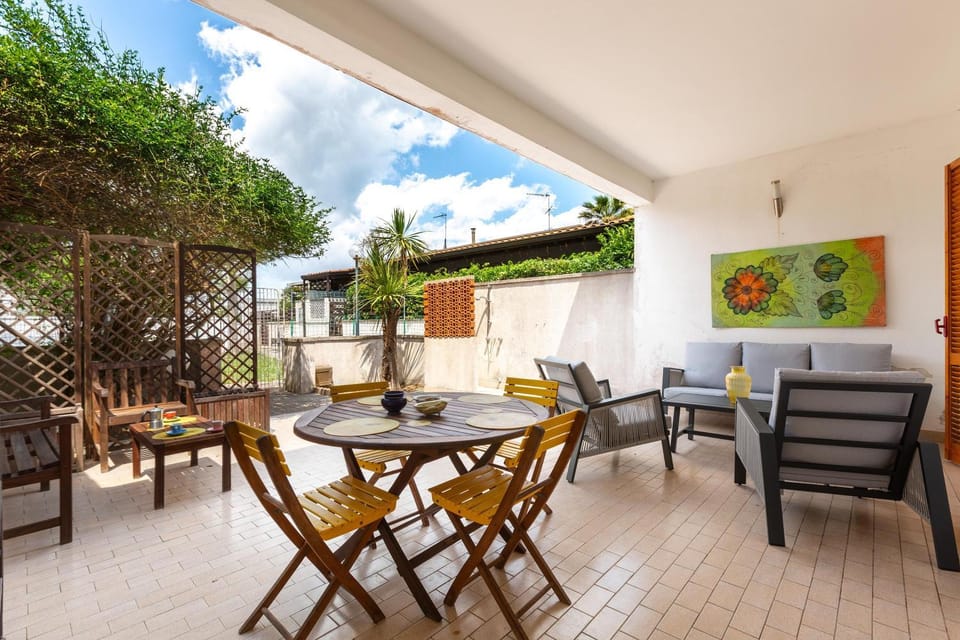Patio, Dining area