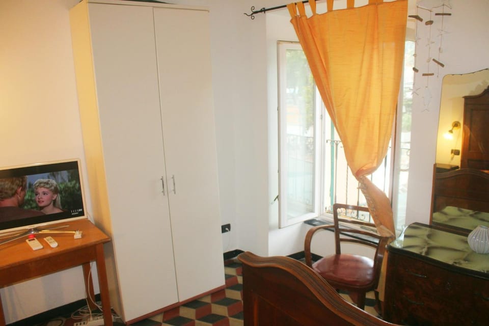 TV and multimedia, Bedroom, wardrobe
