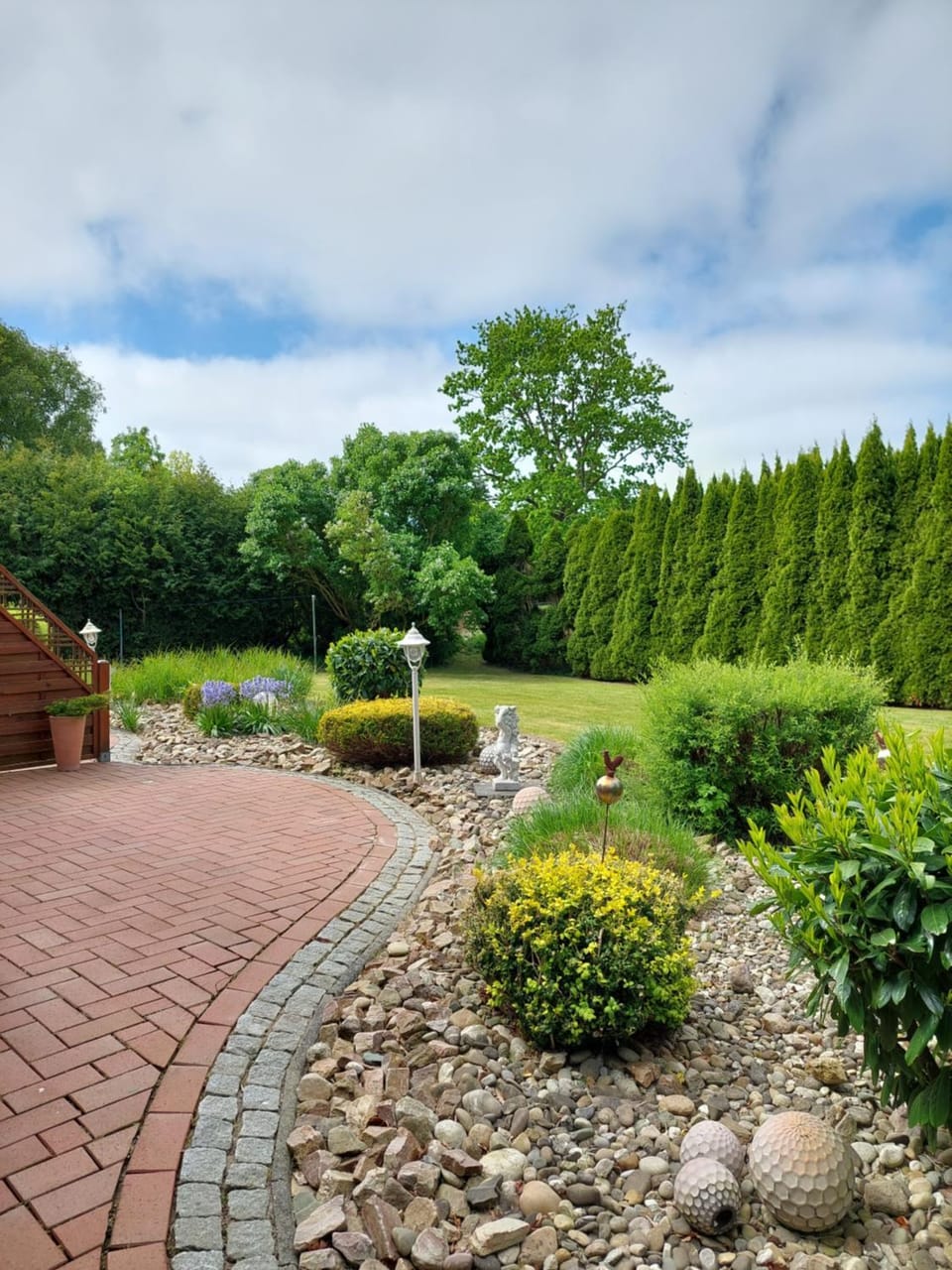 Property building, Garden, Balcony/Terrace