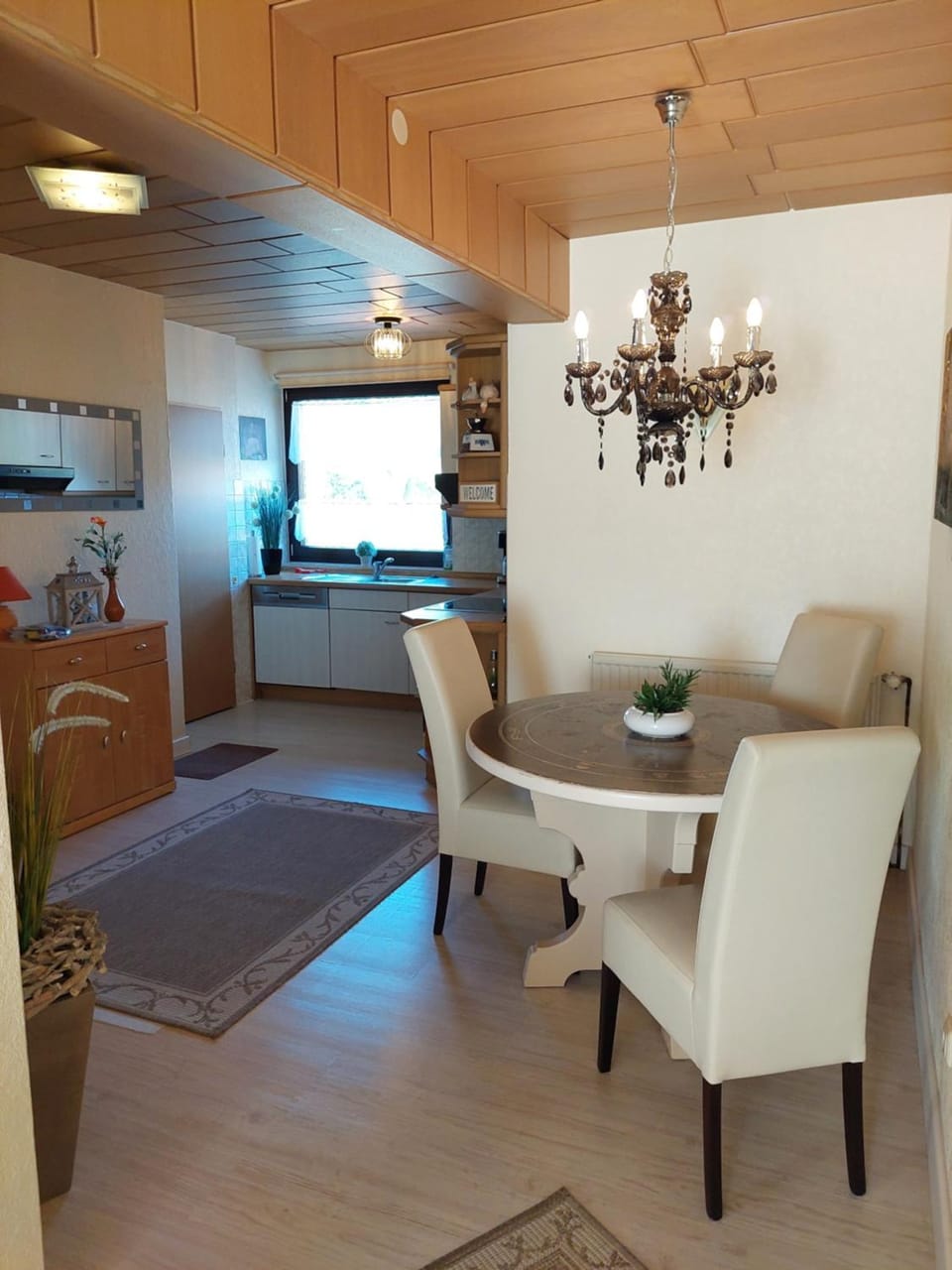 Seating area, Dining area
