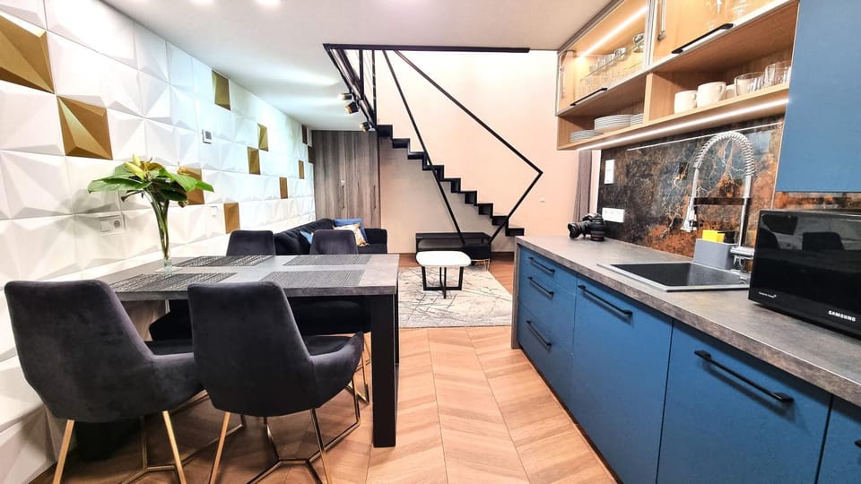 Dining area, kitchen