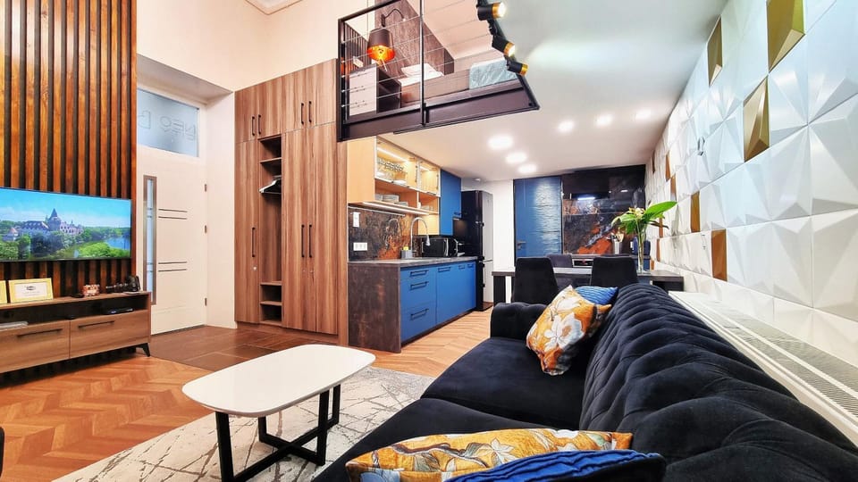 TV and multimedia, Kitchen or kitchenette, Living room, Seating area
