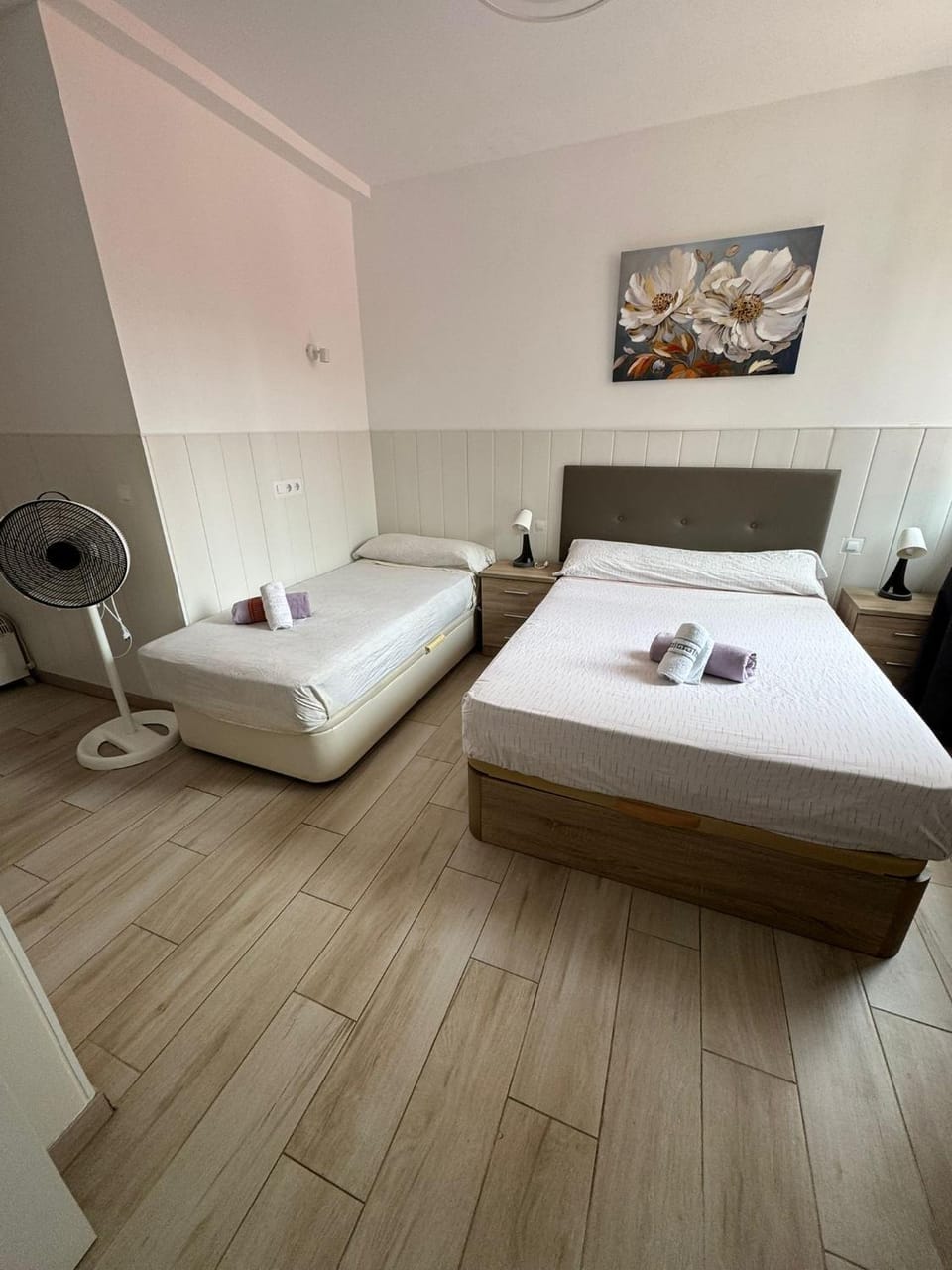 RI HOSTELs Bed and Breakfast in Madrid