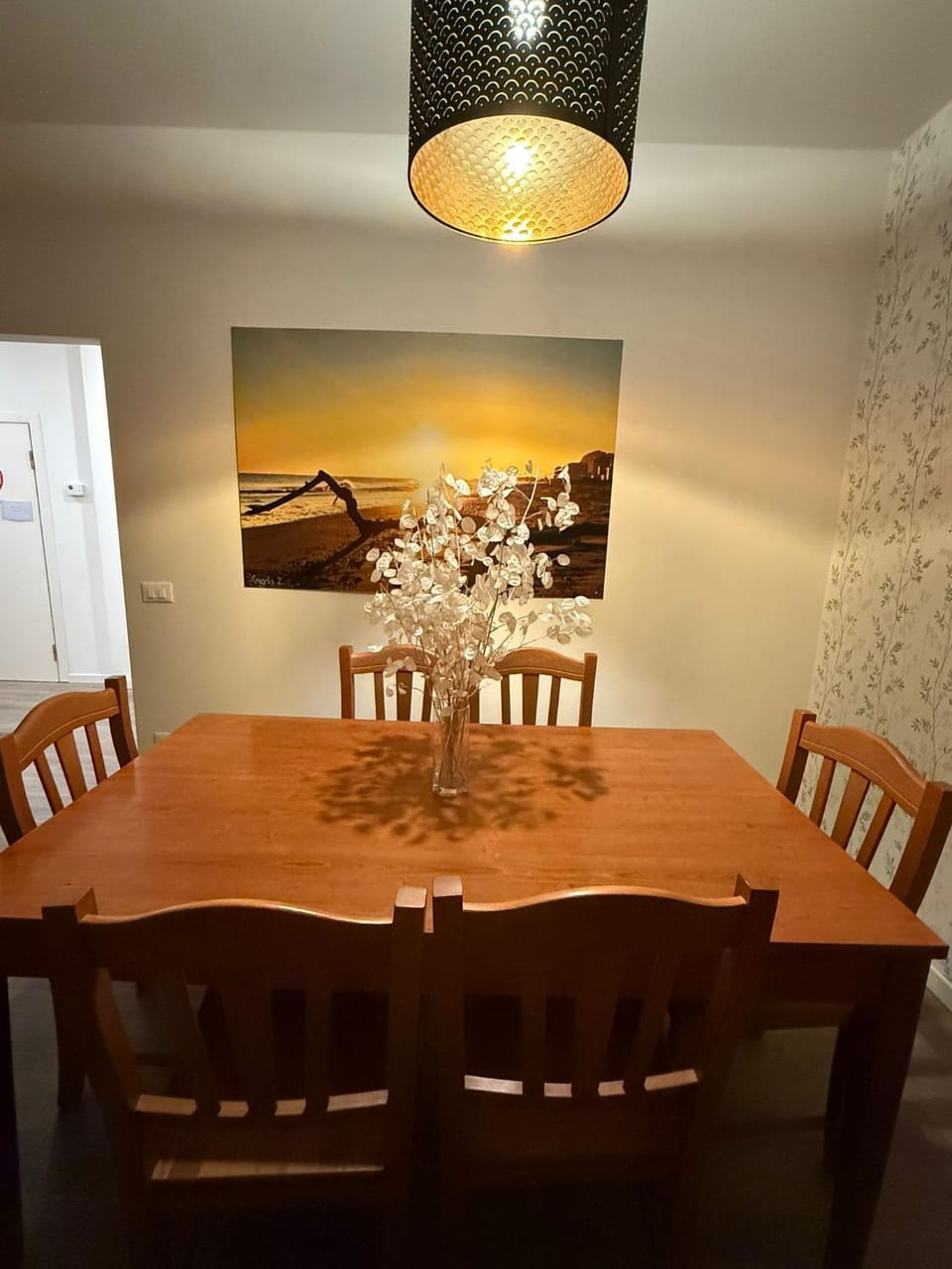 Seating area, Dining area