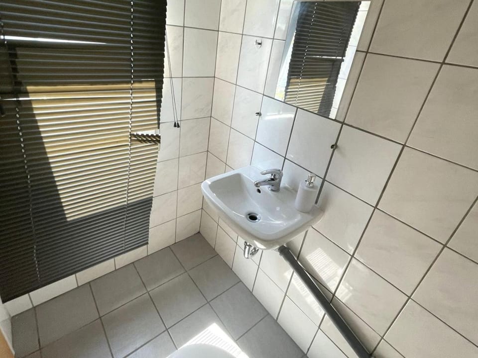 Bathroom, Photo of the whole room