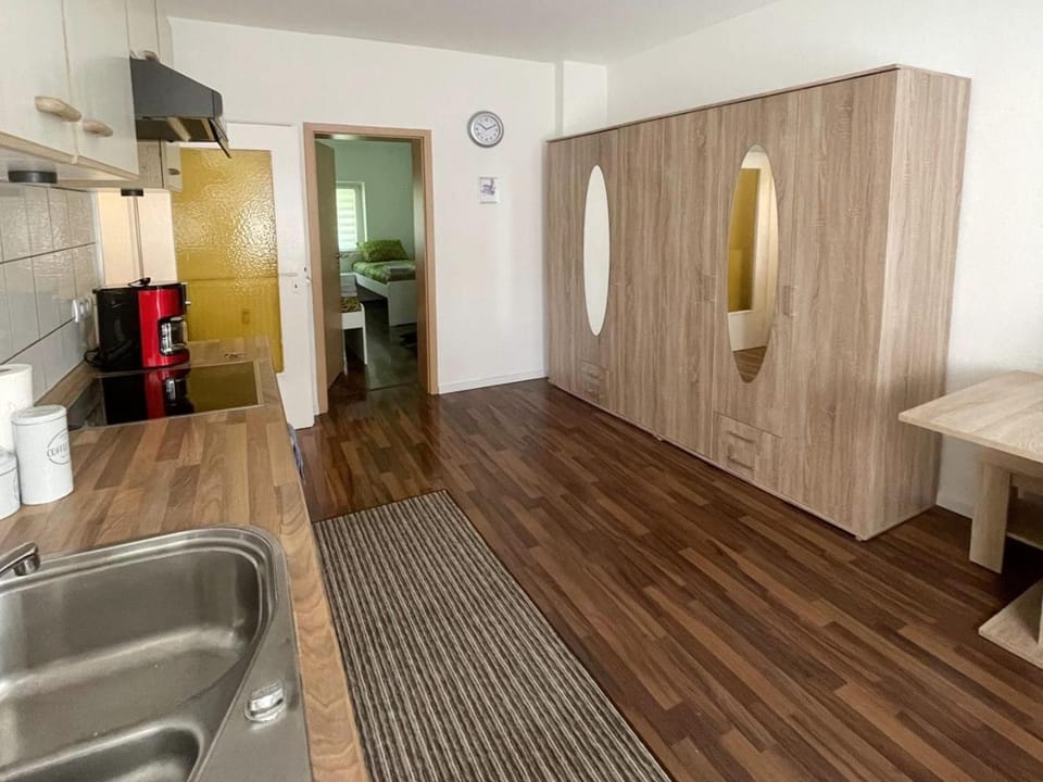 Kitchen or kitchenette, Photo of the whole room, wardrobe