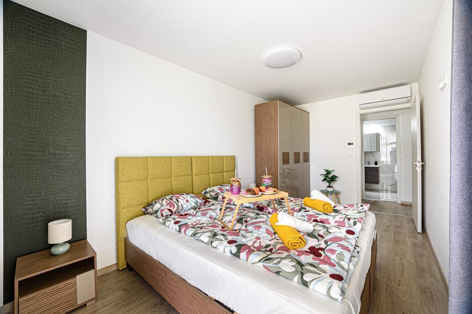 Bed, Bedroom, wardrobe