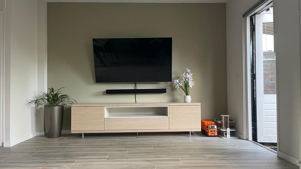 Communal lounge/ TV room, TV and multimedia, Evening entertainment