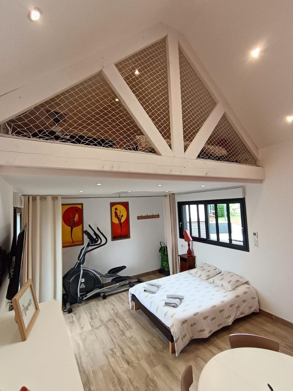 Photo of the whole room