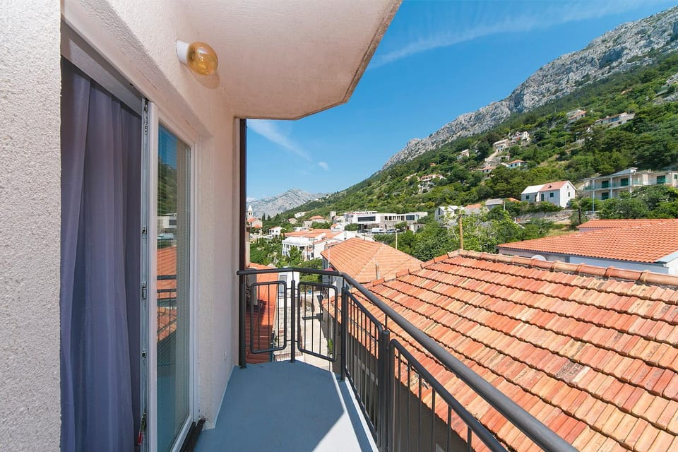 Balcony/Terrace, Mountain view