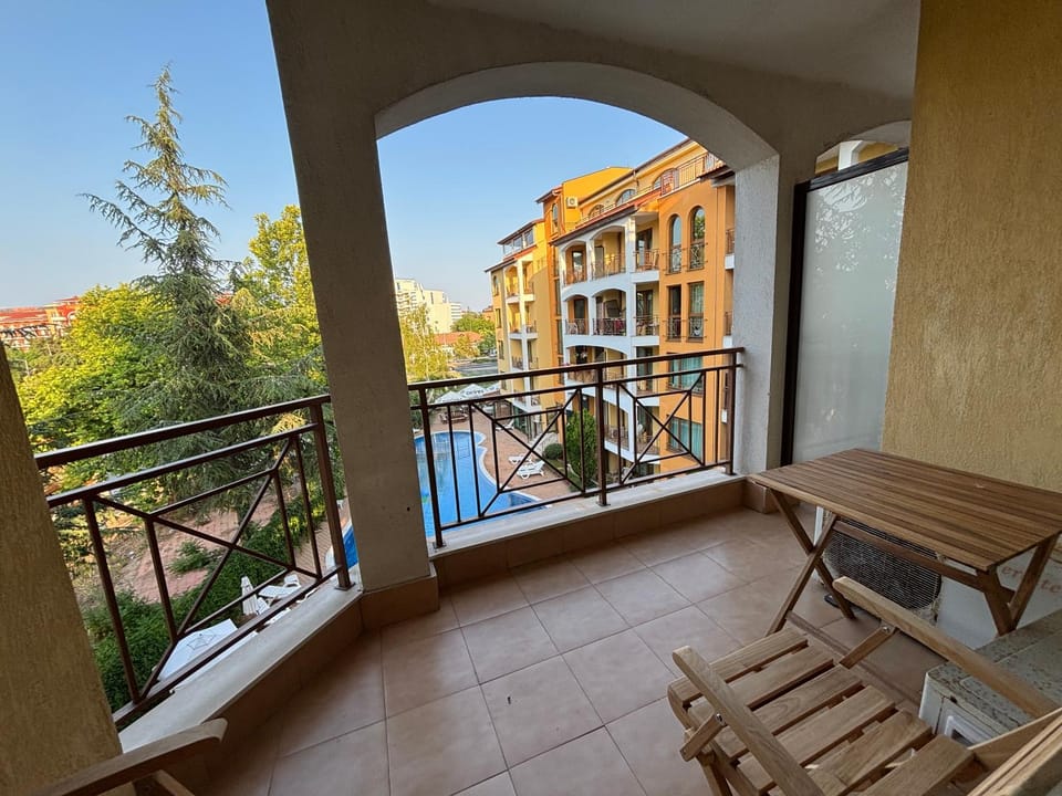 Balcony/Terrace, Pool view, Inner courtyard view